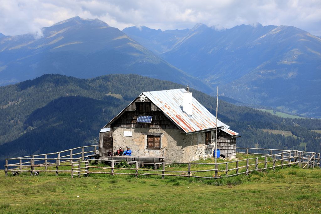 Sankt_Georgen_am_Kreischberg_-_Bernhard-Fest-H%C3%BCtte_(1)