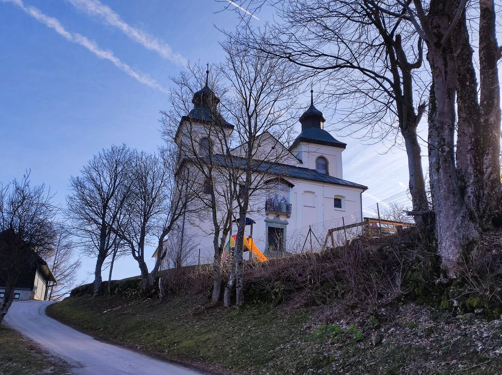Sveti_Jost_nad_Kranjem%2C_St._Judoc's_filial_church_04