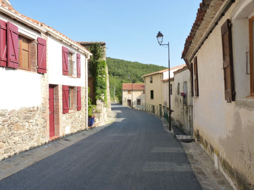 Photo №2 of Taillet