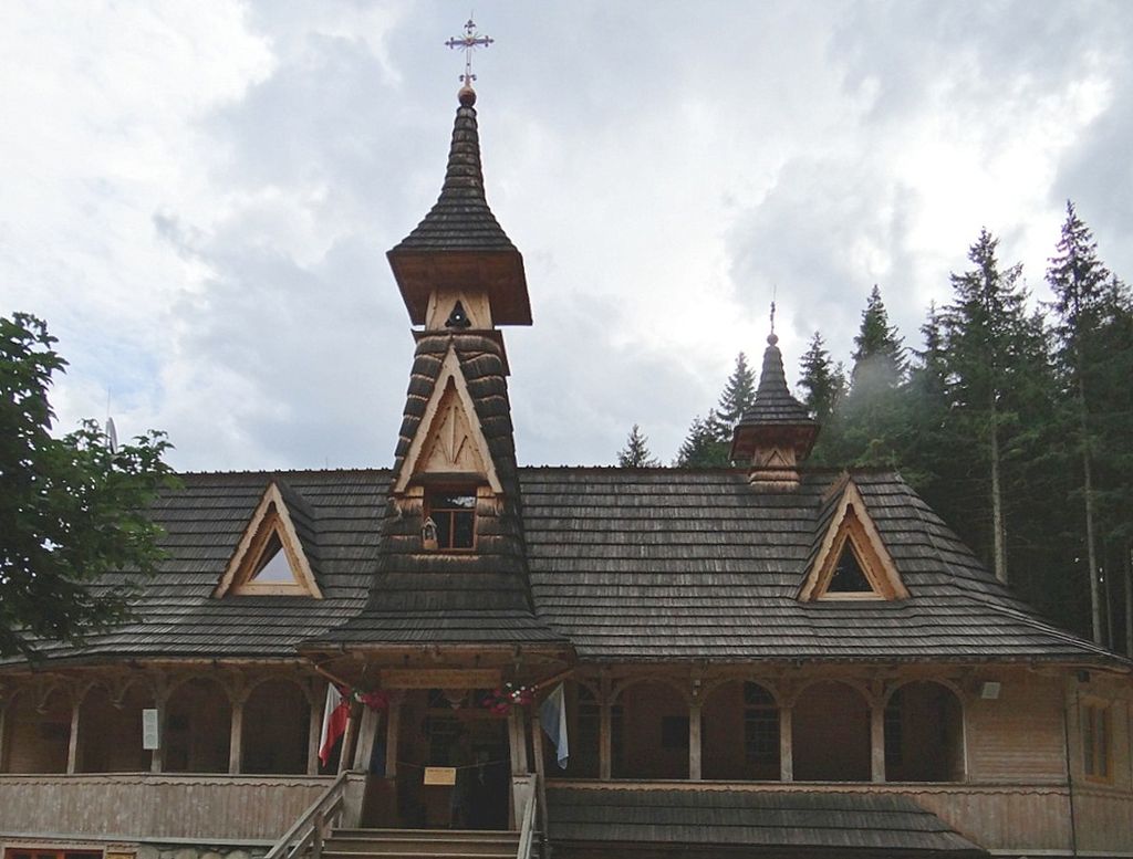 Tatry._Kaplica_na_Wiktor%C3%B3wkach_1