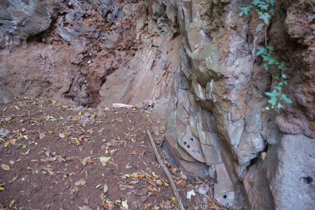 Photo №4 of Basaltspalte Tieschen