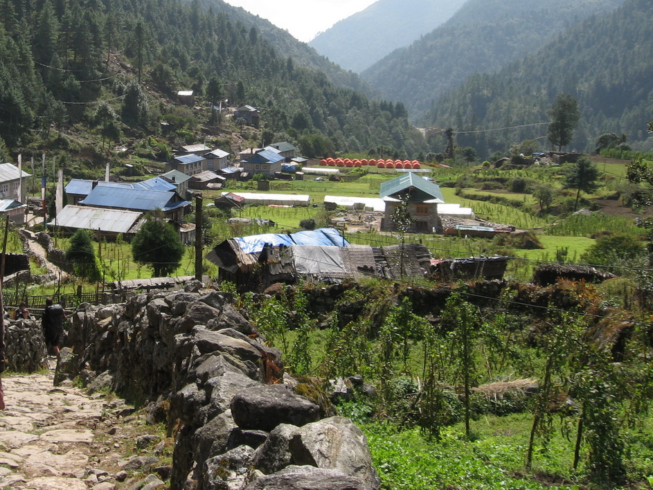 Photo №2 of Phakding