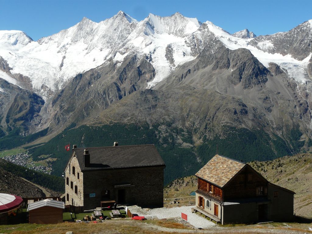Wiesmiesh%C3%BCtte_mit_Mischabelgruppe